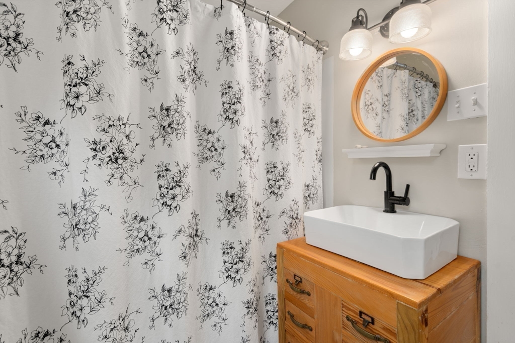 107 Winter Hill Road Holden, MA 01520 - Photo 21 of 34