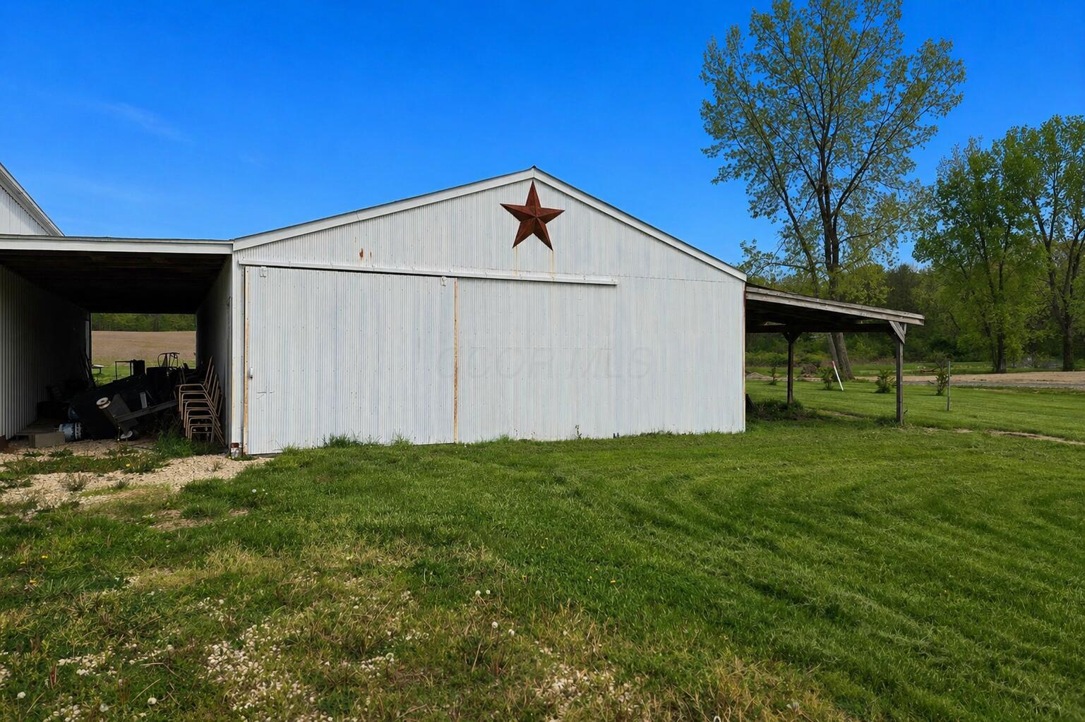 6595 Watkins Road Southwest Pataskala, OH 43062 - Photo 18 of 22 Right Building