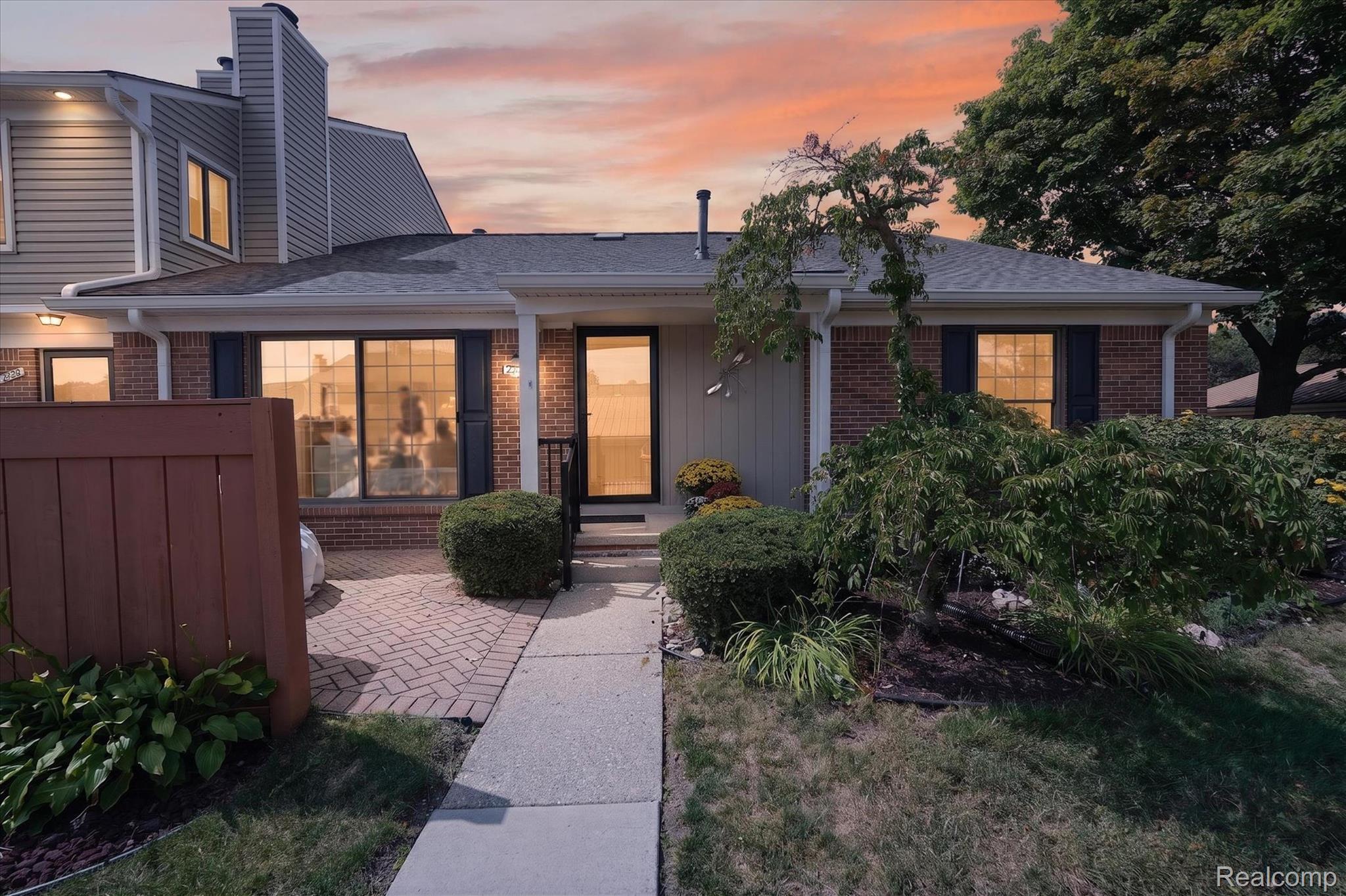 22076 Edgewater Novi, MI 48375 - Photo 3 of 47 01-22076-Edgewater-Windowstill.jpg