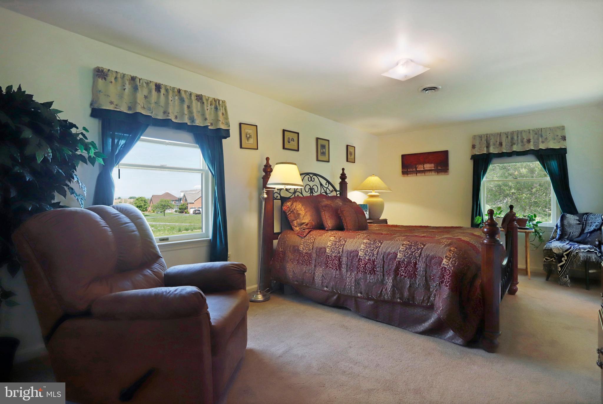 12244 Itnyre Road Smithsburg, MD 21783 - Photo 21 of 49 Main level master