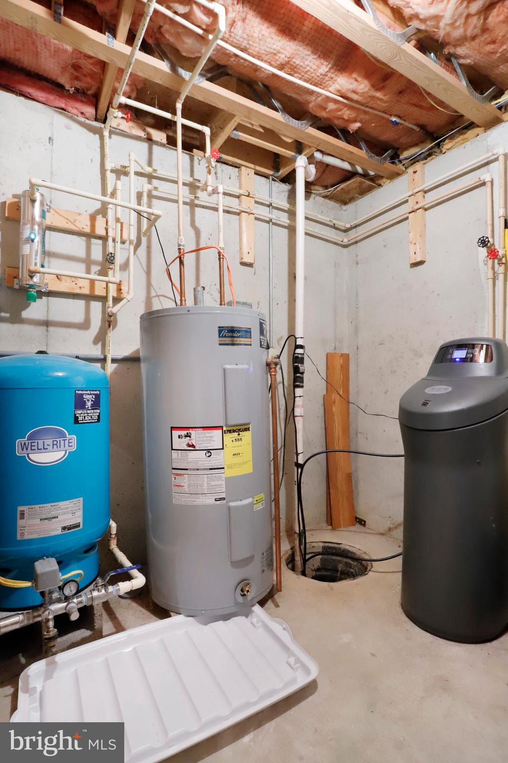 12244 Itnyre Road Smithsburg, MD 21783 - Photo 41 of 49 New hotwater heater, UV light and more!