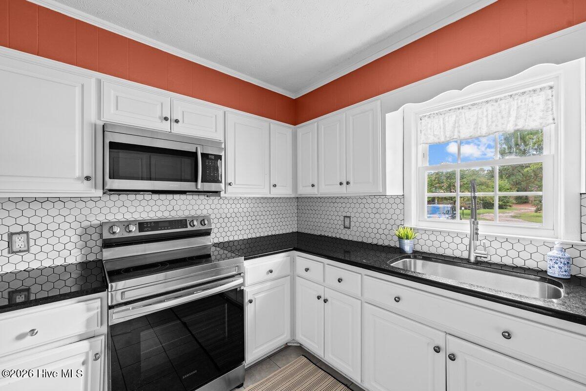 1003 Robinwood Road Aberdeen, NC 28315 - Photo 11 of 29 Gallery Image 11