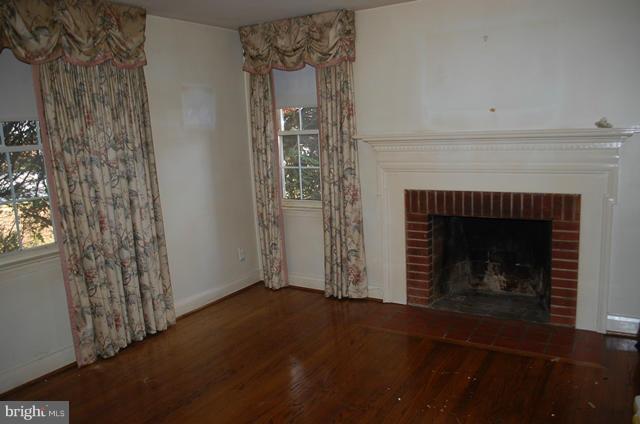 1407 East Joppa Road Baltimore, MD 21286 - Photo 4 of 9 Living Room