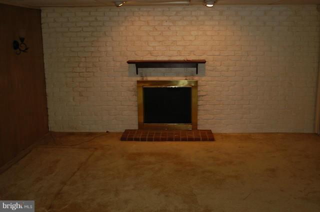 1407 East Joppa Road Baltimore, MD 21286 - Photo 7 of 9 Family Room