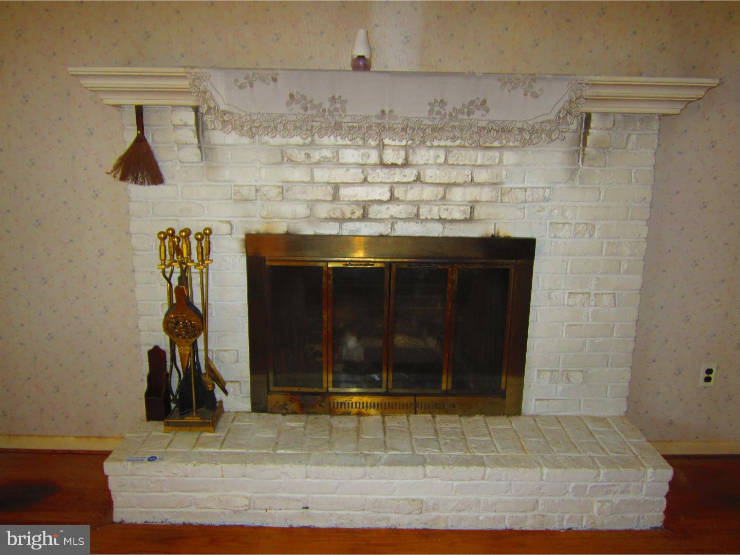 158 South Dupont Road Carneys Point, NJ 08069 - Photo 4 of 25 Gallery Image 4