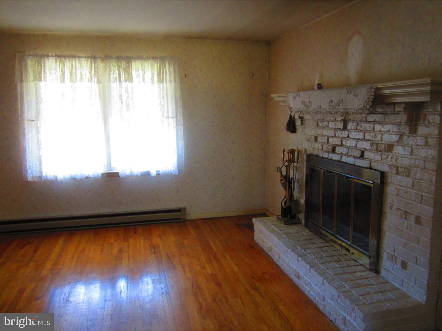 158 South Dupont Road Carneys Point, NJ 08069 - Photo 6 of 25 Gallery Image 6