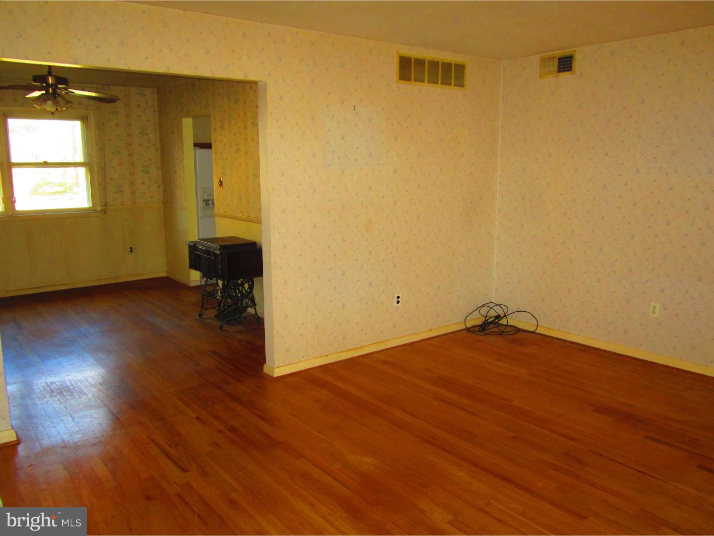 158 South Dupont Road Carneys Point, NJ 08069 - Photo 9 of 25 Gallery Image 9