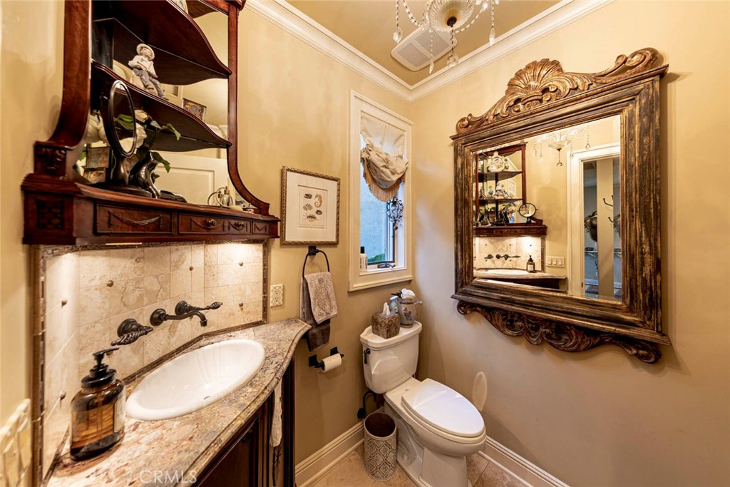 29 Montpellier Newport Beach, CA 92660 - Photo 12 of 49