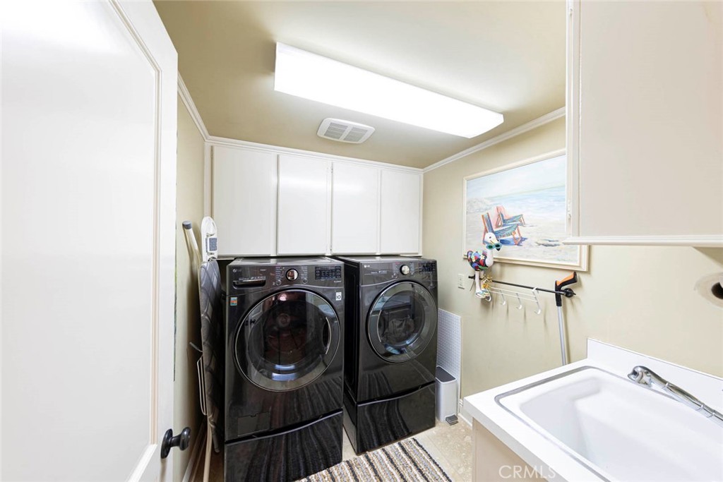 29 Montpellier Newport Beach, CA 92660 - Photo 31 of 49