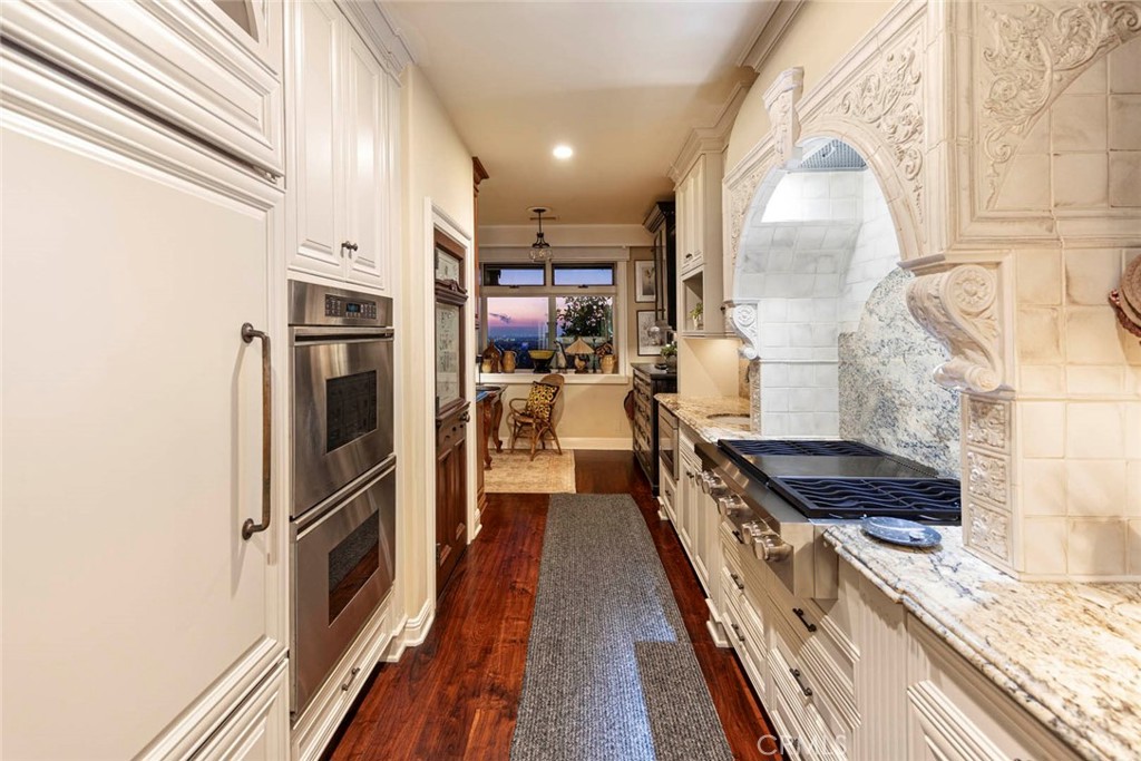 29 Montpellier Newport Beach, CA 92660 - Photo 4 of 49