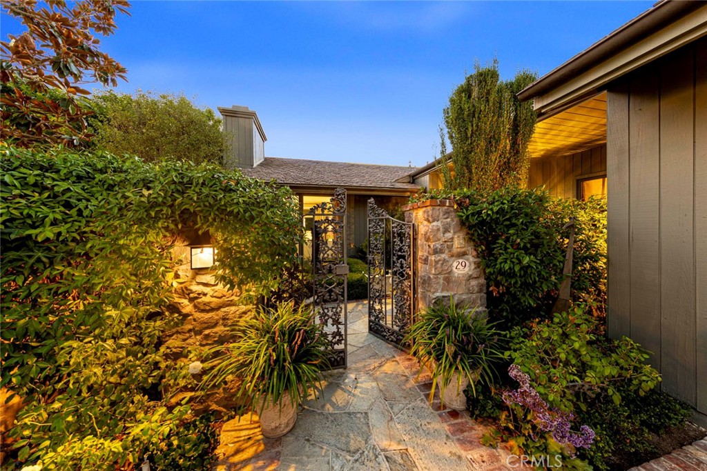 29 Montpellier Newport Beach, CA 92660 - Photo 7 of 49