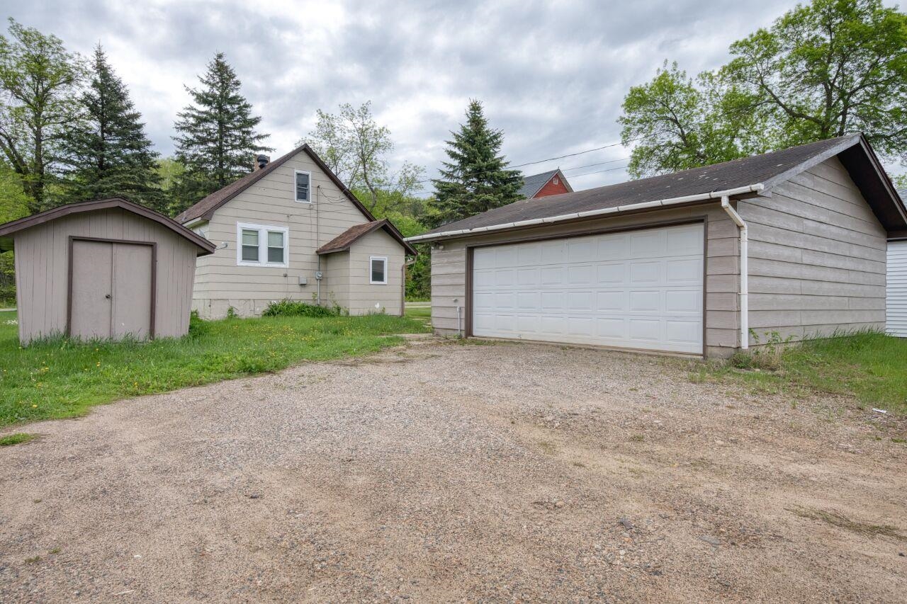 4191 Kerr Location Hibbing, MN 55746 - Photo 22 of 37 View of detached garage