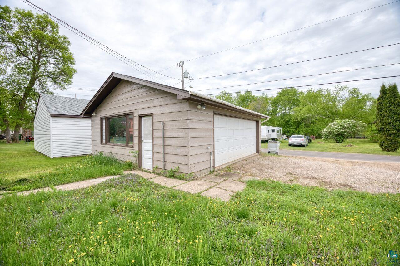 4191 Kerr Location Hibbing, MN 55746 - Photo 29 of 37 View of detached garage