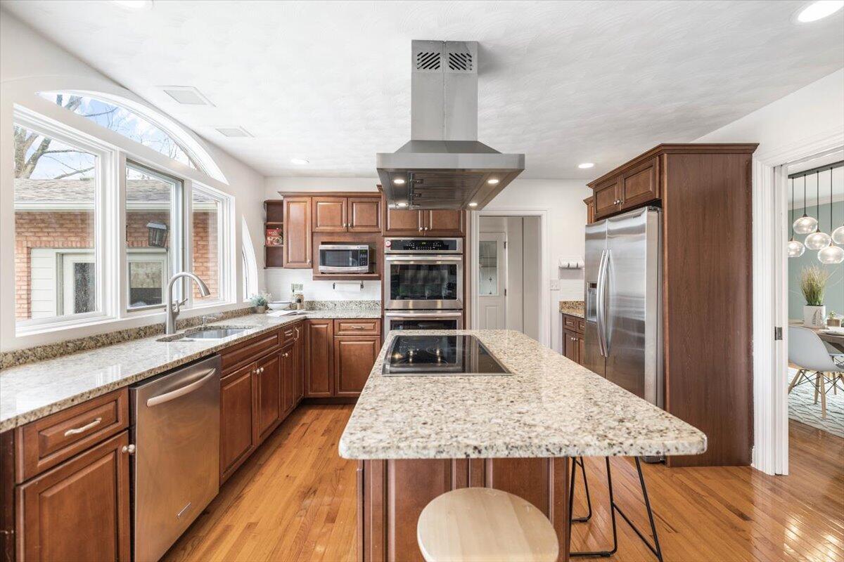930 Raintree Court Westerville, OH 43081 - Photo 11 of 55 13-Kitchen-930 Raintree Ct-015