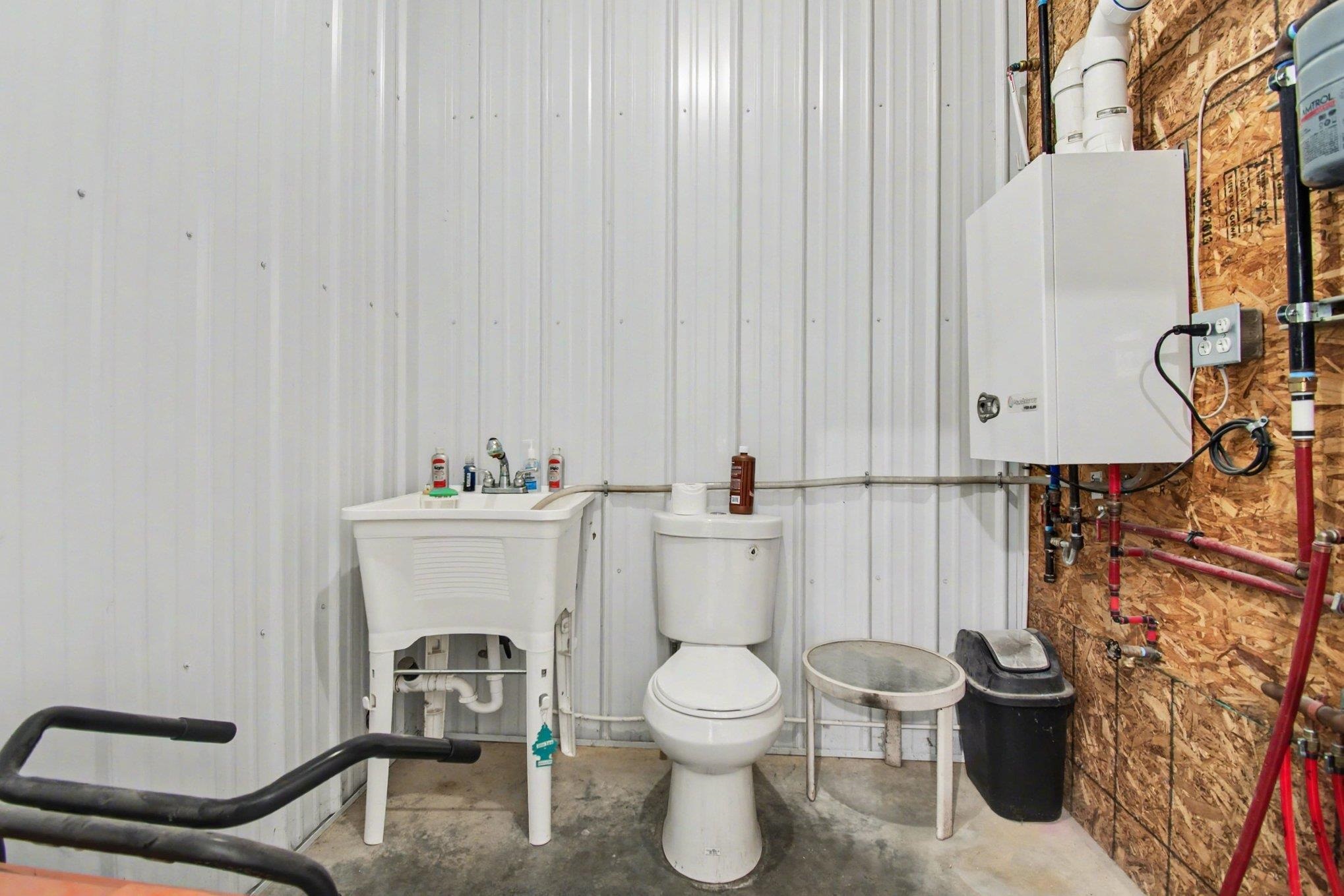 1641 Kaiser Tower Road Pinconning, MI 48650 - Photo 18 of 39