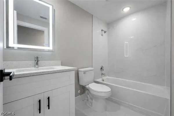 $2,195 | 111 Northwest 19th Place, Cape Coral, FL 33993