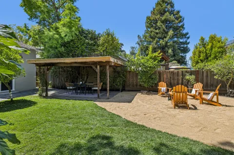 a view of garden with patio