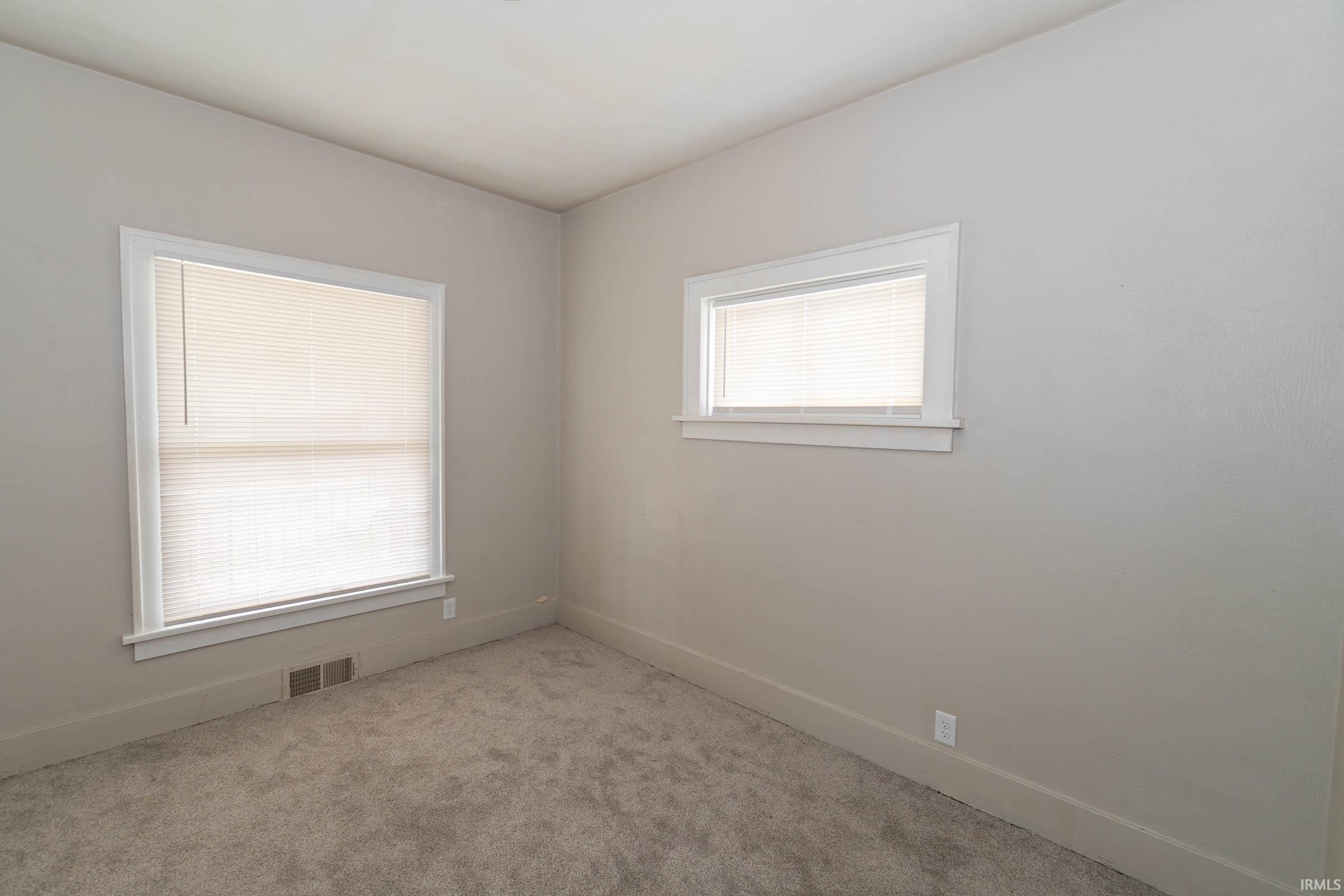 1722 Nash Street South Bend, IN 46613 - Photo 12 of 29