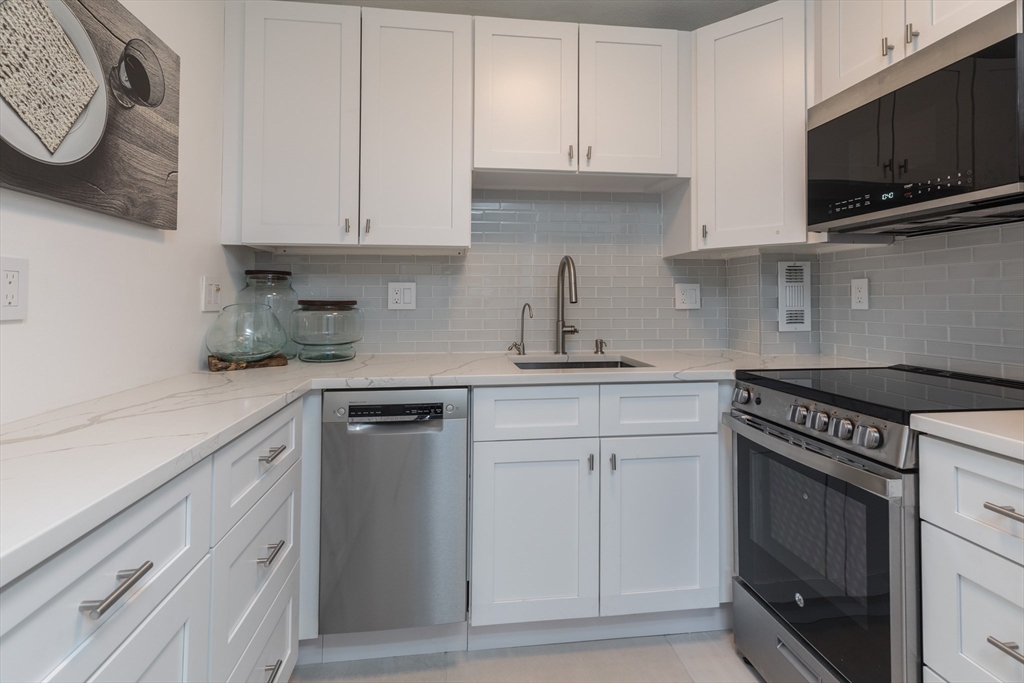 19 Winchester Street, Unit 711 Brookline, MA 02446 - Photo 2 of 25