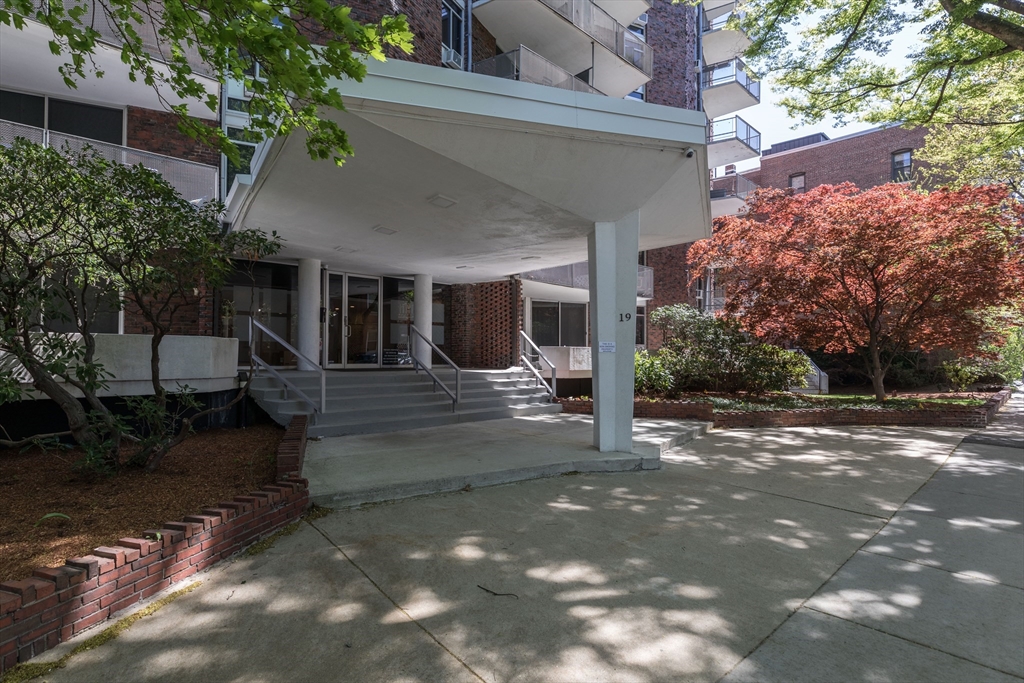 19 Winchester Street, Unit 711 Brookline, MA 02446 - Photo 23 of 25