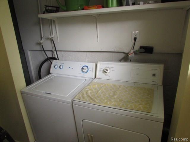8665 Harding Center Line, MI 48015 - Photo 9 of 15