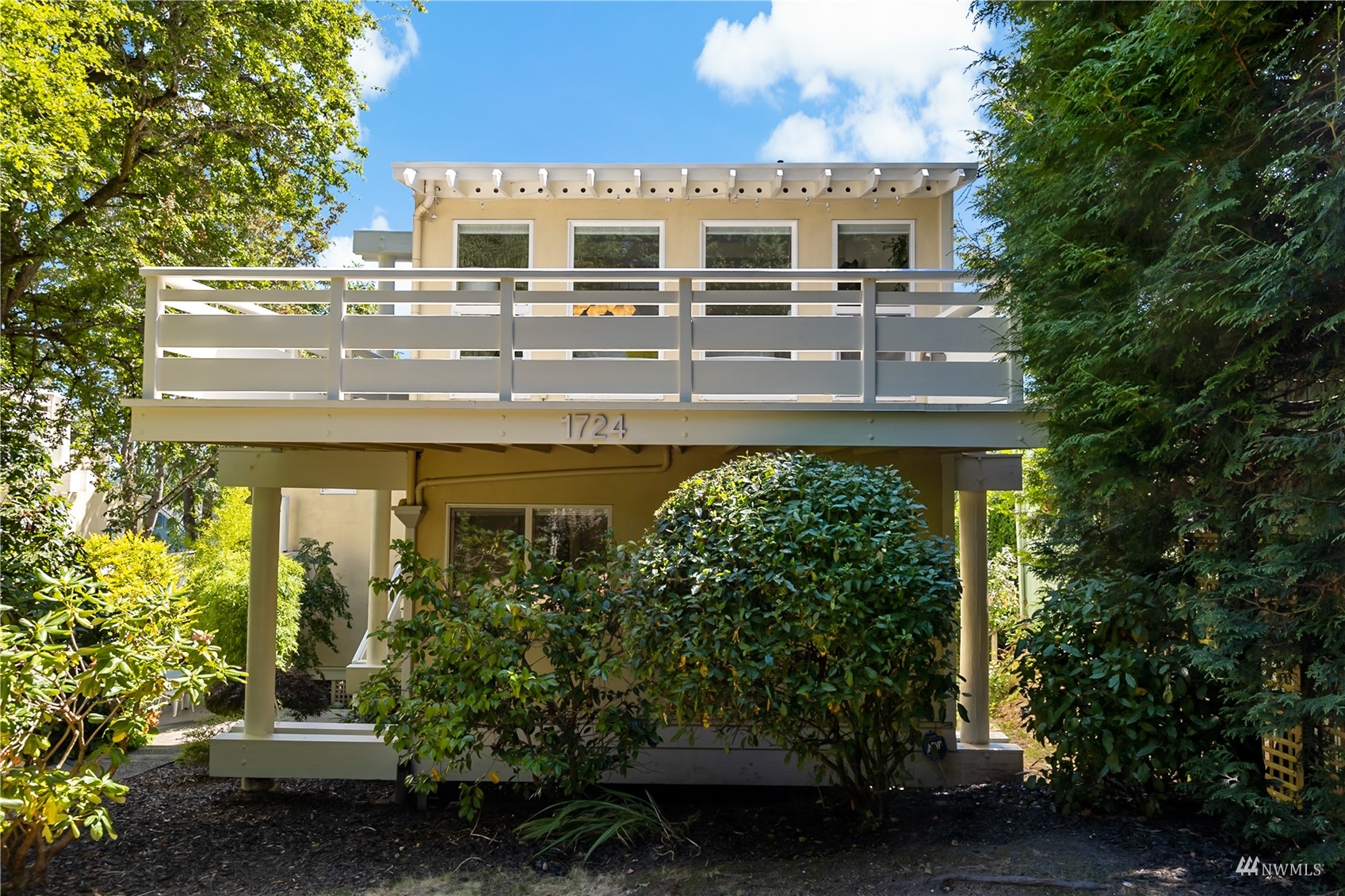 1724 26th Avenue Seattle, WA 98122 - Photo 37 of 37 a front view of a house with a yard