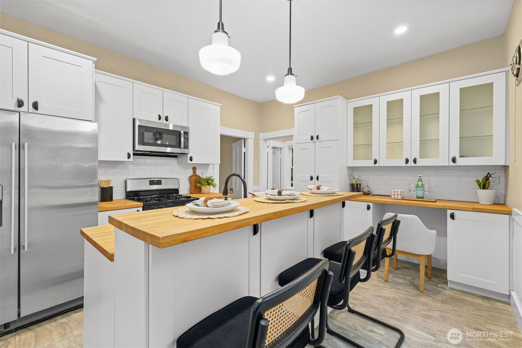 2016 14th Avenue West Seattle, WA 98119 - Photo 12 of 38