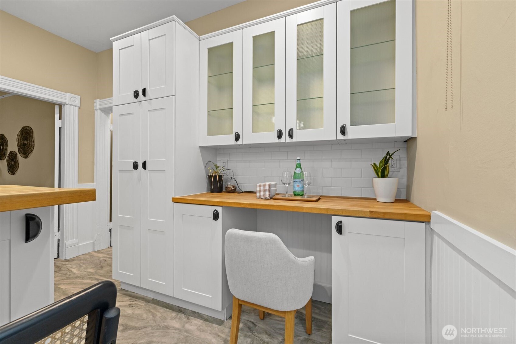 2016 14th Avenue West Seattle, WA 98119 - Photo 15 of 38