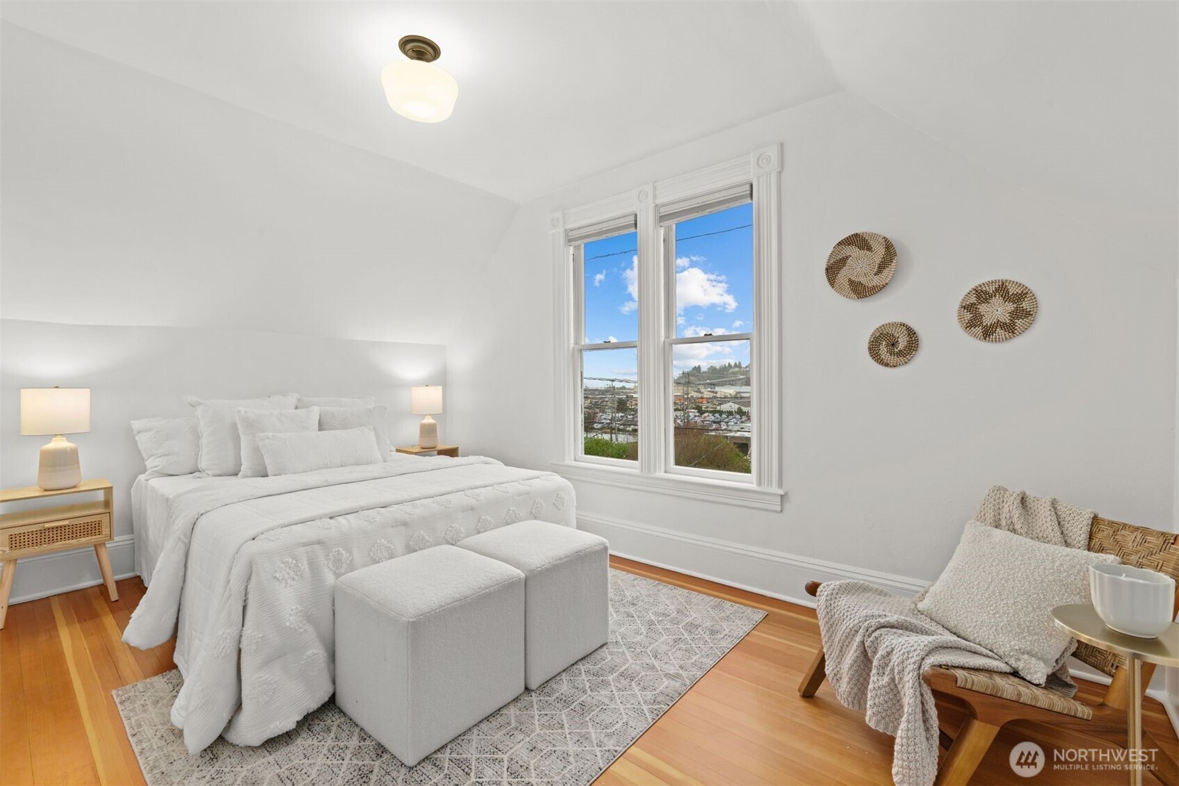 2016 14th Avenue West Seattle, WA 98119 - Photo 18 of 38