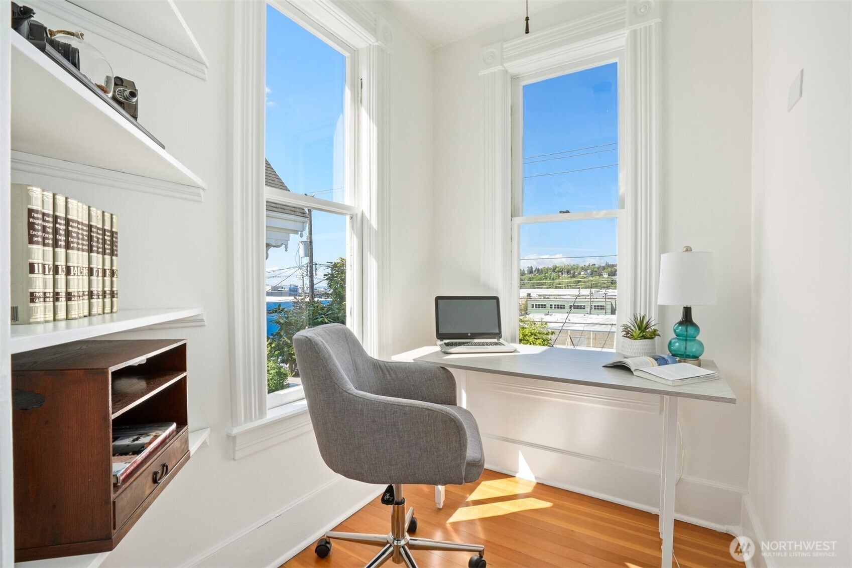 2016 14th Avenue West Seattle, WA 98119 - Photo 24 of 38