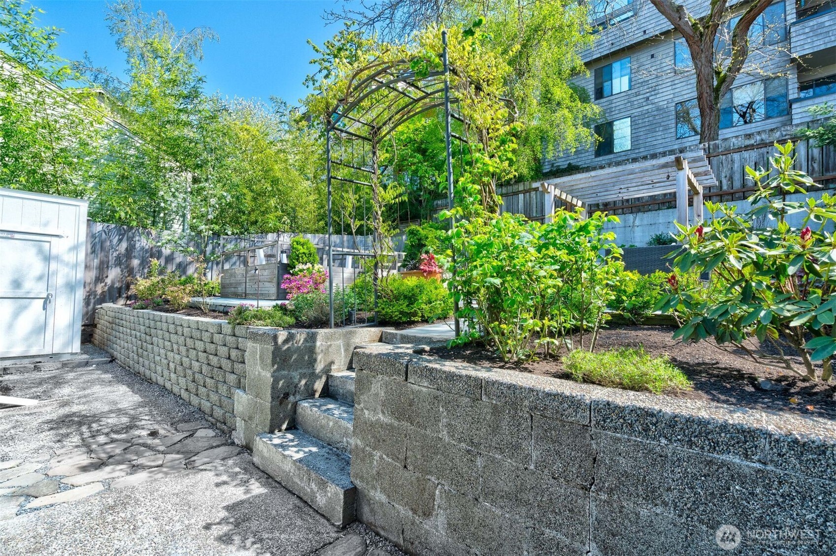 2016 14th Avenue West Seattle, WA 98119 - Photo 25 of 38