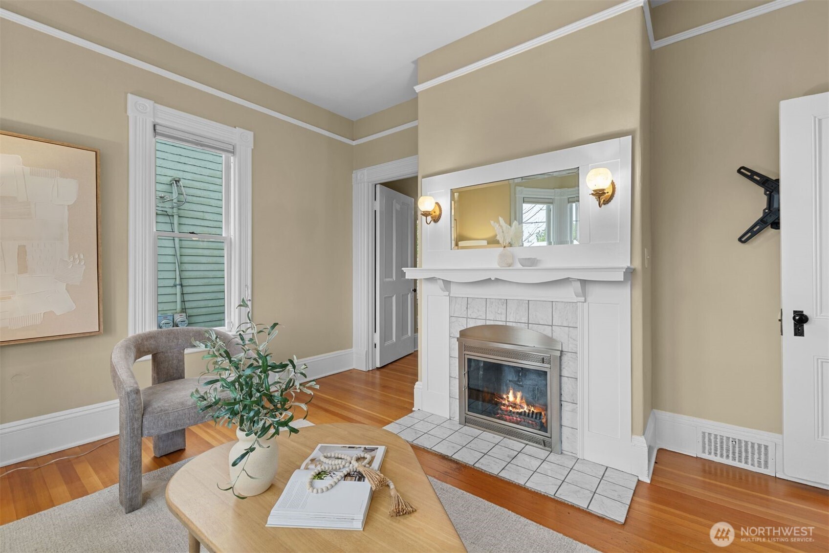 2016 14th Avenue West Seattle, WA 98119 - Photo 5 of 38