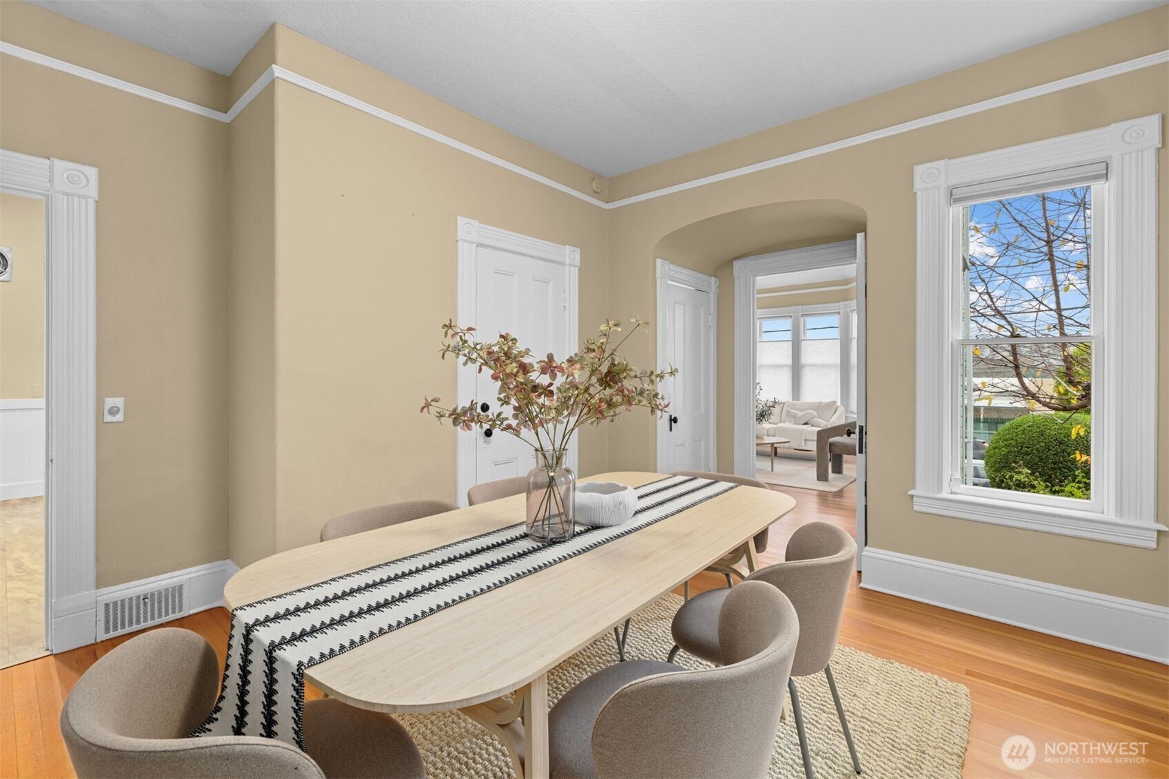 2016 14th Avenue West Seattle, WA 98119 - Photo 8 of 38