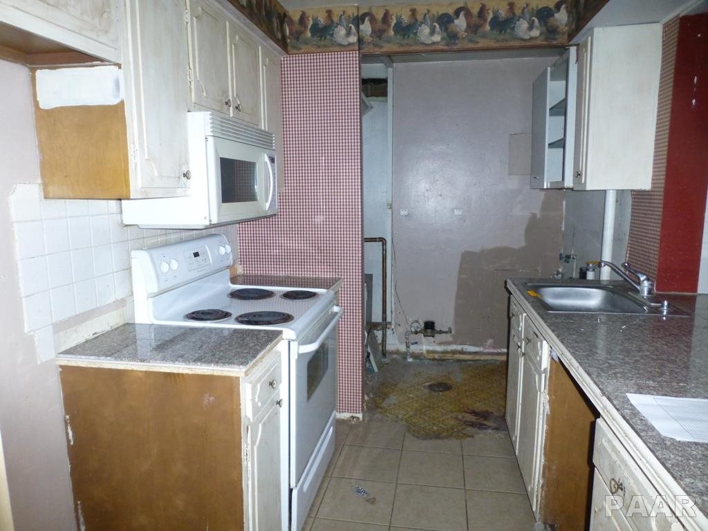 110 Craig Road Marquette Heights, IL 61554 - Photo 7 of 19 Gallery Image 7