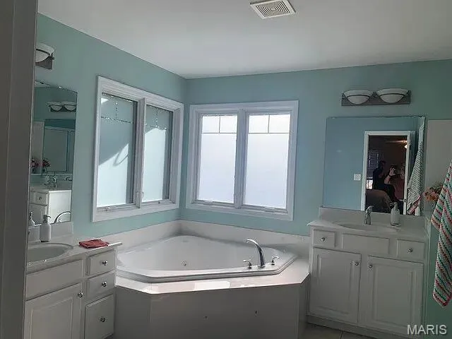 $3,500 | 811 Wheaton Way, Creve Coeur, MO 63141