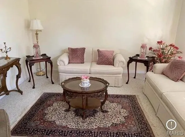 $3,500 | 811 Wheaton Way, Creve Coeur, MO 63141