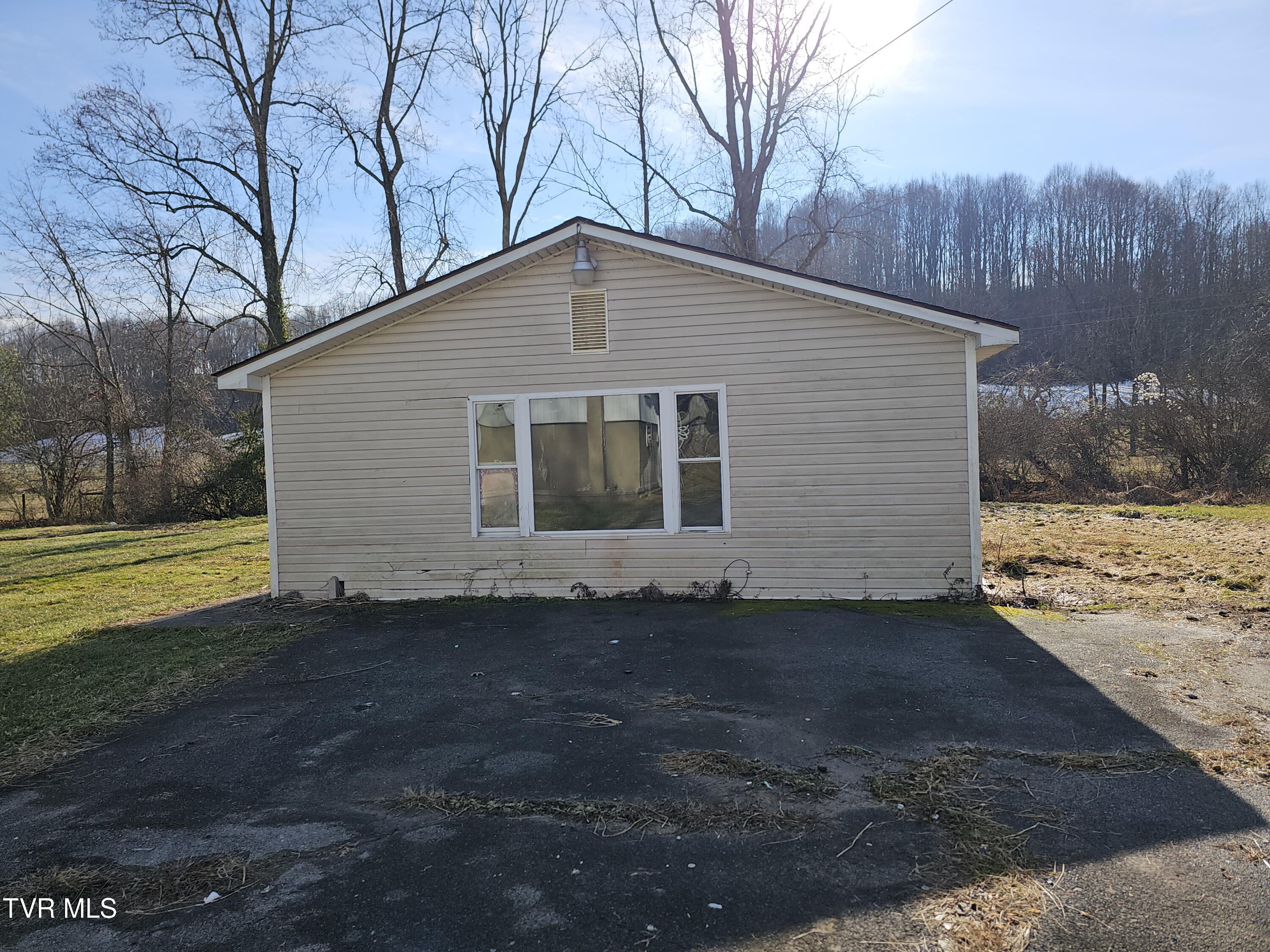 34520 Fleet Road Glade Spring, VA 24340 - Photo 18 of 28 20251213_132320