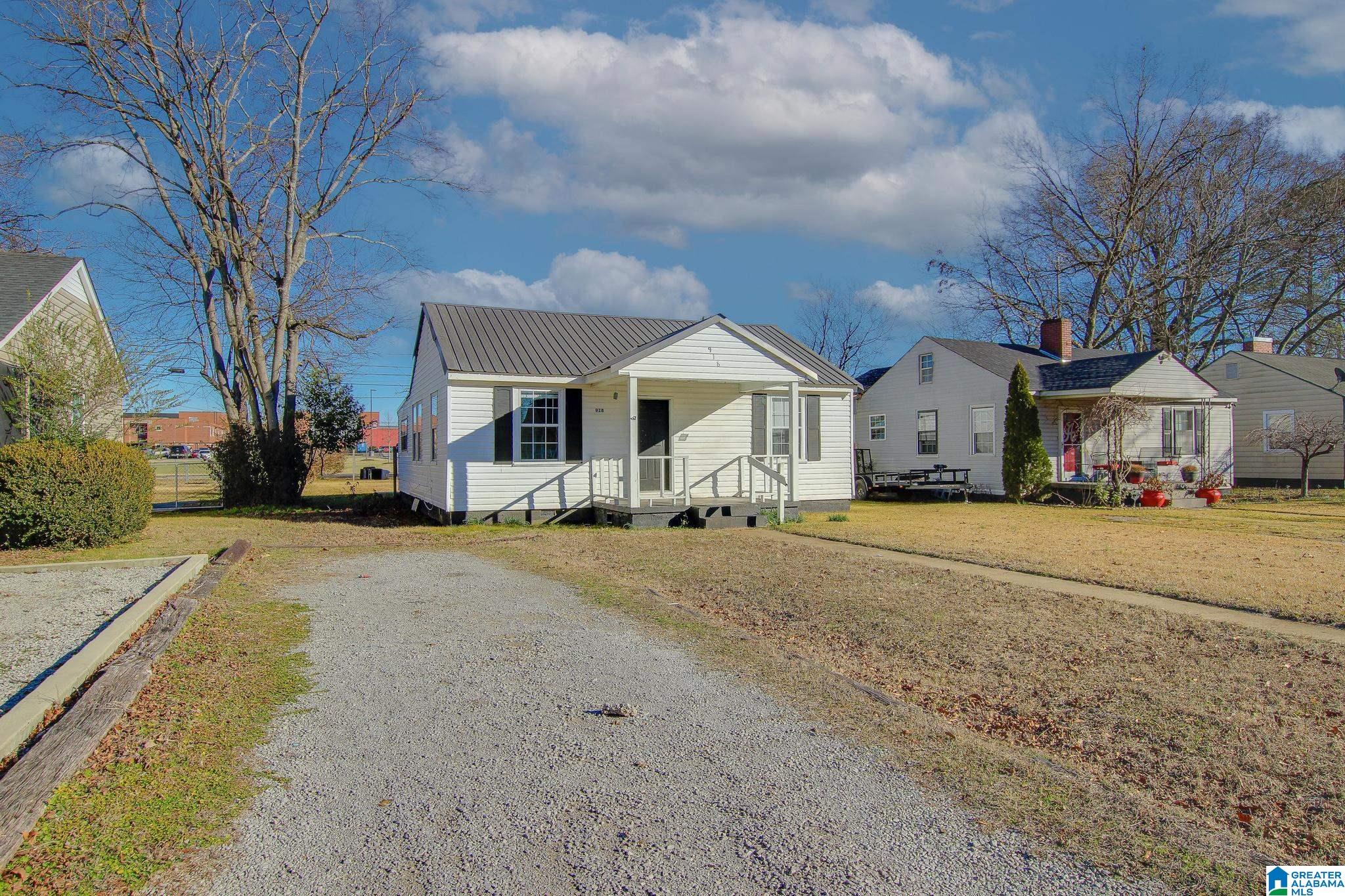918 9th Avenue Southeast Decatur, AL 35601 - Photo 2 of 18