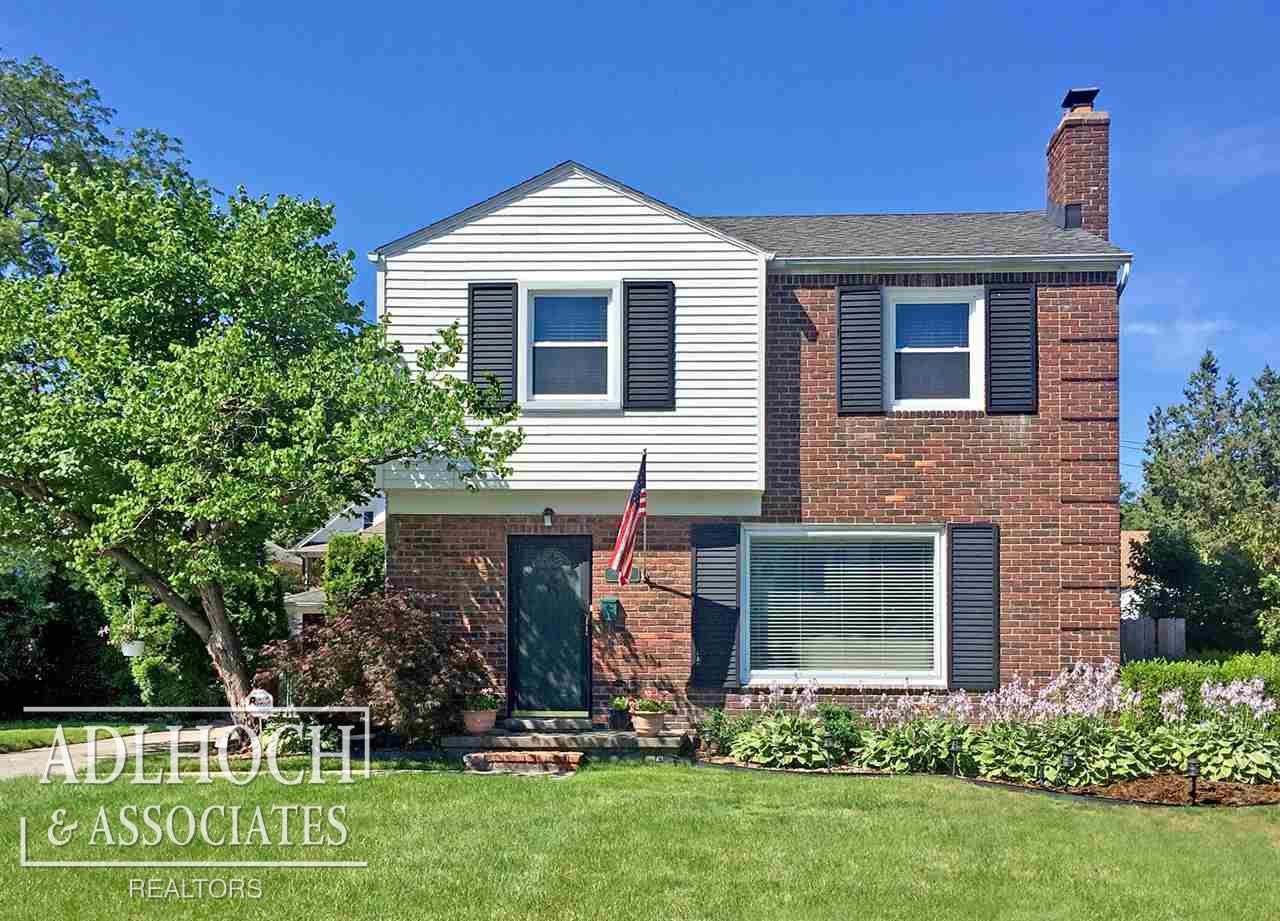 1015 Nottingham Road Grosse Pointe, MI 48230 - Photo 1 of 17 31327498.JPG