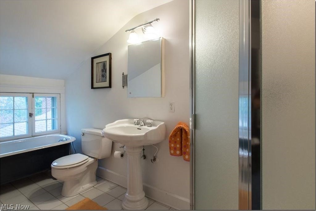 2894 Fontenay Road Cleveland, OH 44120 - Photo 27 of 34 Gallery Image 27