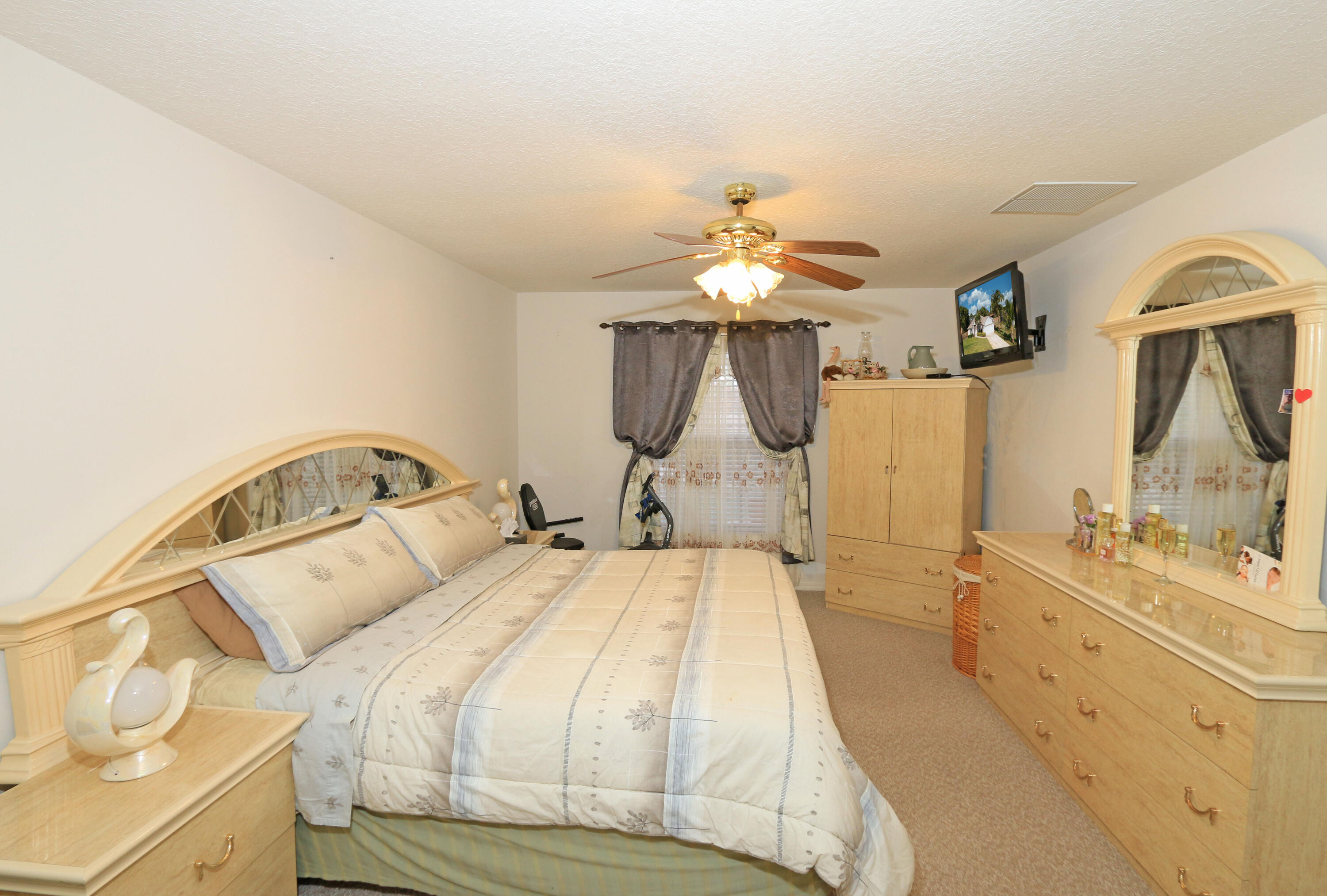 915 Southwest Harvard Road Port St. Lucie, FL 34953 - Photo 18 of 42 IMG_7037