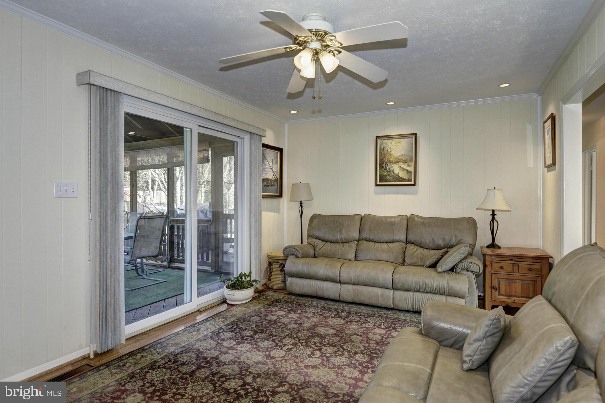 19108 Willow Grove Road Olney, MD 20832 - Photo 11 of 29 Family Room