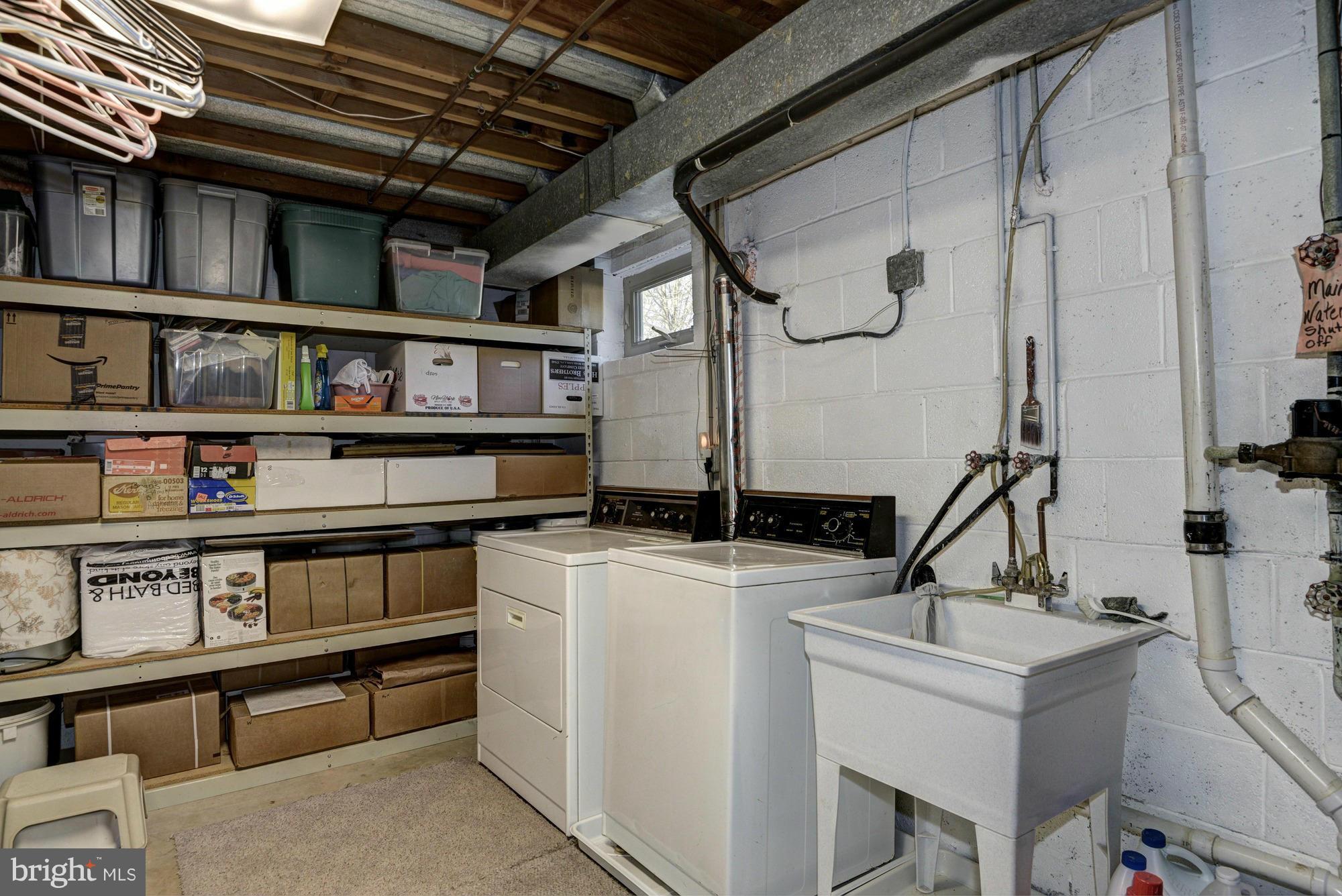 19108 Willow Grove Road Olney, MD 20832 - Photo 23 of 29 Storage/Laundry