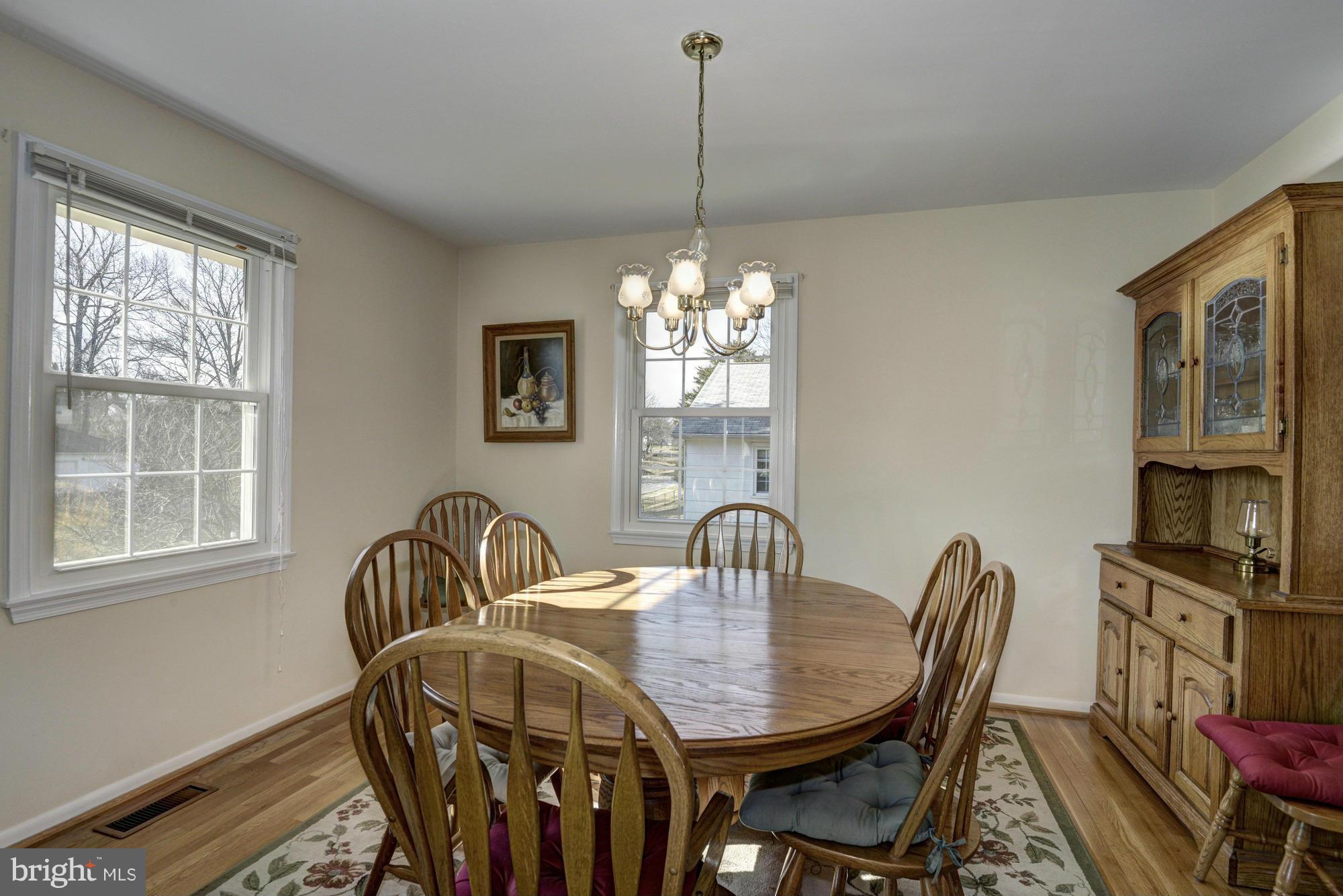 19108 Willow Grove Road Olney, MD 20832 - Photo 5 of 29 Dining Room