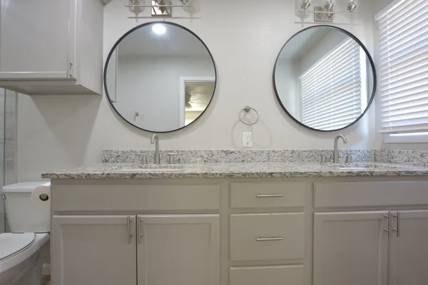 $1,940 | 5227 15th Street, Lubbock, TX 79416