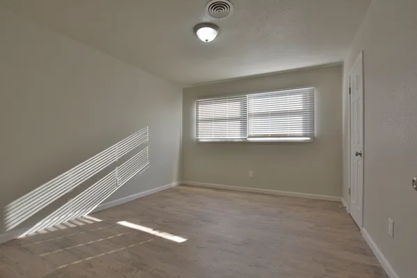 $1,940 | 5227 15th Street, Lubbock, TX 79416