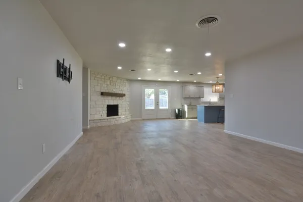 $1,940 | 5227 15th Street, Lubbock, TX 79416