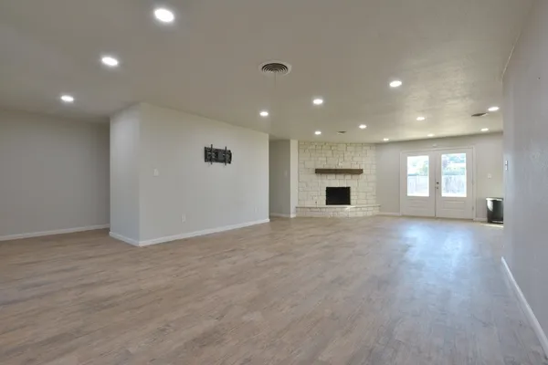 $1,940 | 5227 15th Street, Lubbock, TX 79416