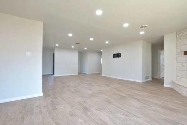 $1,940 | 5227 15th Street, Lubbock, TX 79416