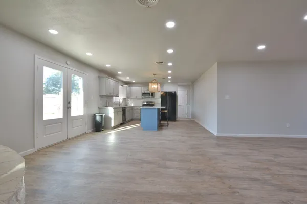 $1,940 | 5227 15th Street, Lubbock, TX 79416